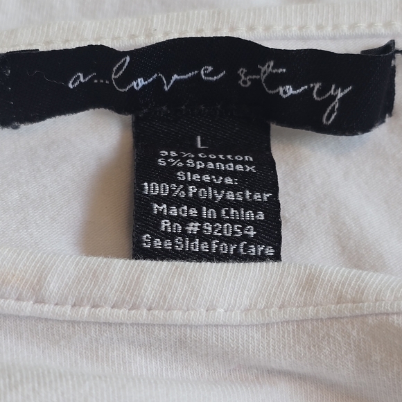 Love Story Top Short Sleeve T-shirt Size Large White Floral Flutter Sleeves - Picture 12 of 13